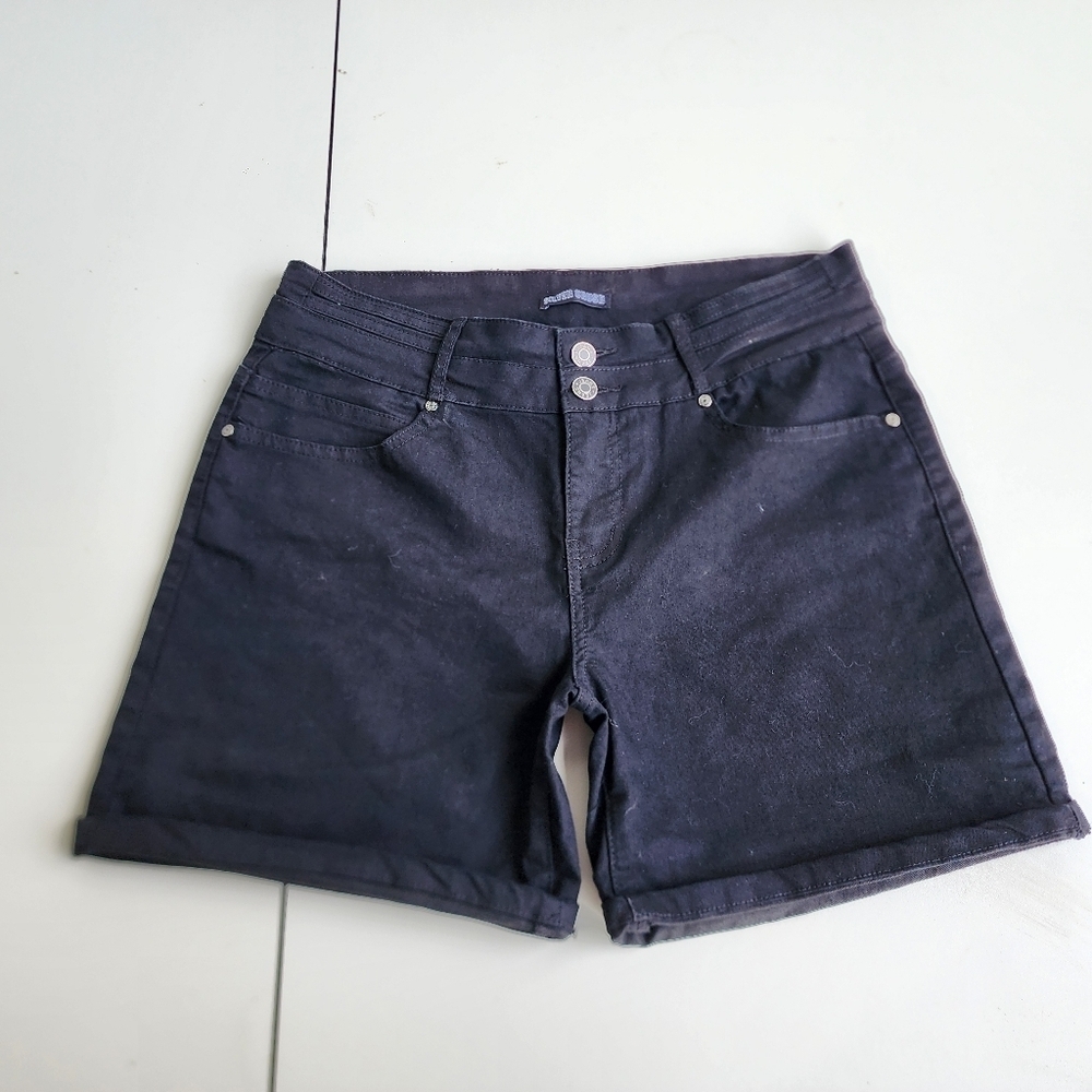 Silver Crush Shorts Women 13 / 31" Waist Black 3-Button High Waist Stretch